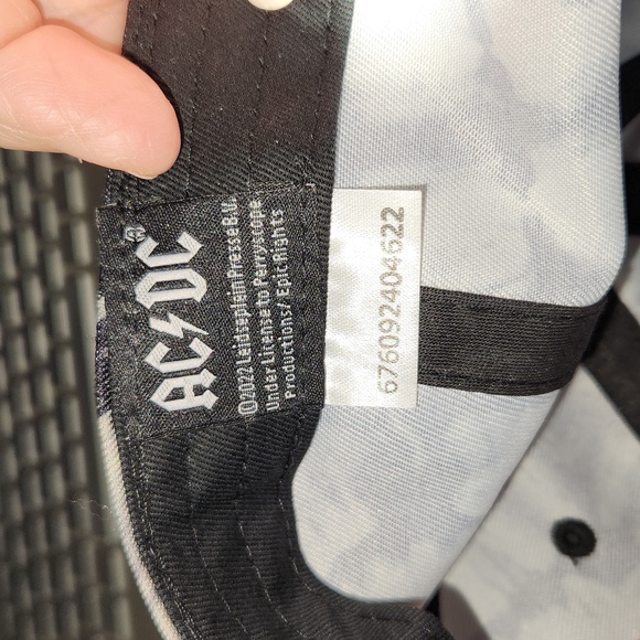 AC /DC Ball cap - Picture 4 of 6